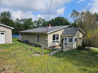 5124 Dorris Dr, Forward Twp, PA 15037