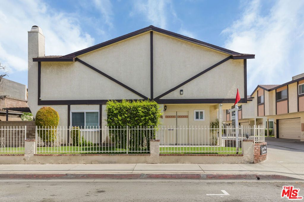 13996 Cerise Avenue, Hawthorne, CA 90250 — photo 2