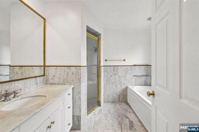 312B 13th Street 2, Palisades Park, NJ 07650