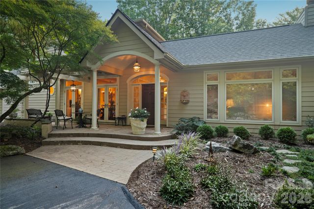 4 Citadel Lane, Hendersonville, NC 28739