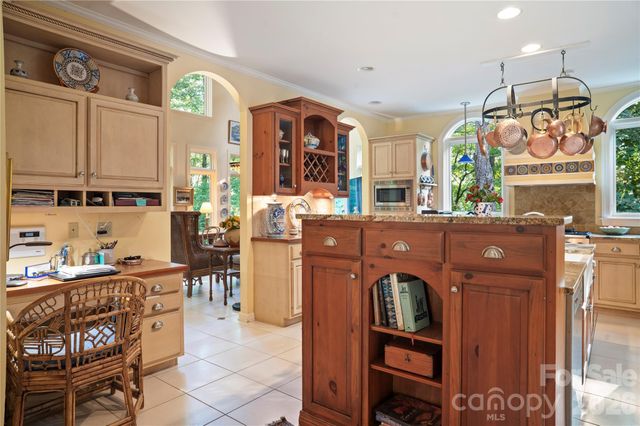 4 Citadel Lane, Hendersonville, NC 28739
