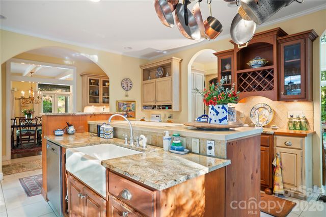 4 Citadel Lane, Hendersonville, NC 28739