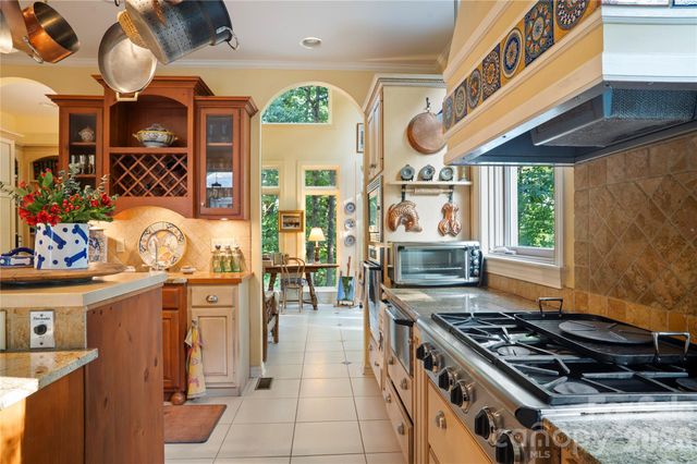 4 Citadel Lane, Hendersonville, NC 28739