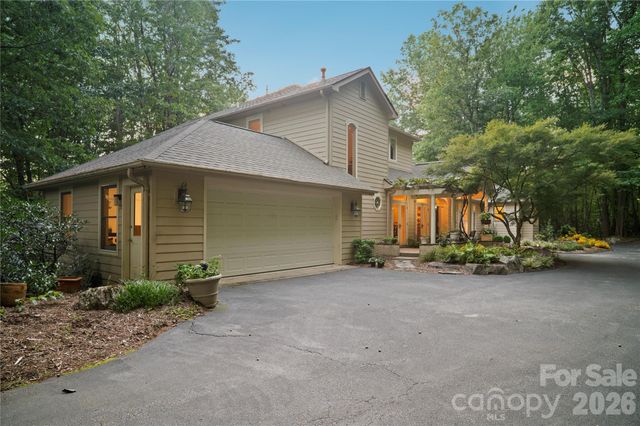 4 Citadel Lane, Hendersonville, NC 28739