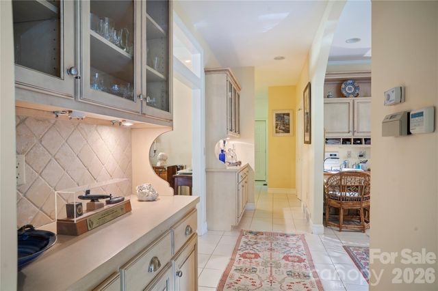 4 Citadel Lane, Hendersonville, NC 28739