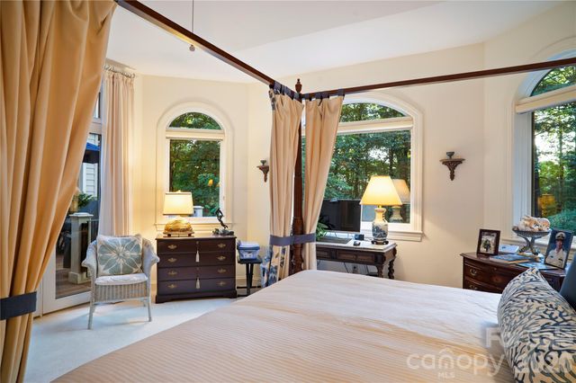 4 Citadel Lane, Hendersonville, NC 28739