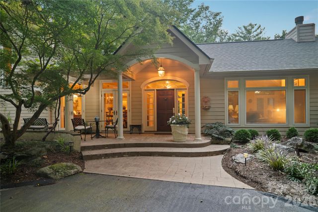 4 Citadel Lane, Hendersonville, NC 28739