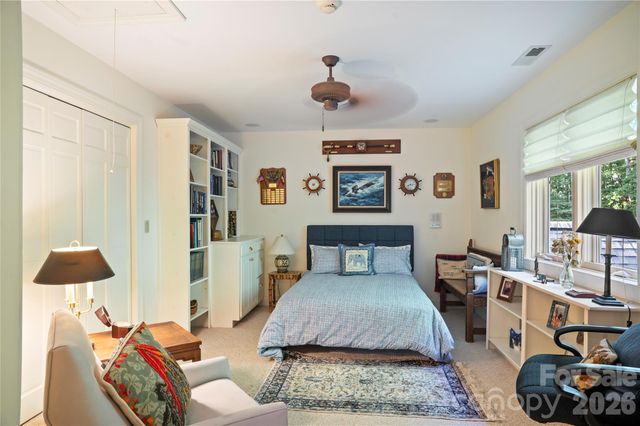 4 Citadel Lane, Hendersonville, NC 28739
