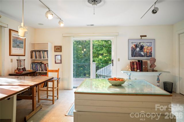 4 Citadel Lane, Hendersonville, NC 28739