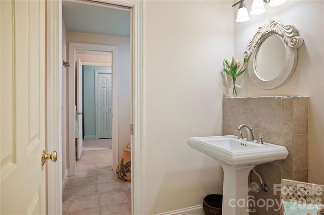 4 Citadel Lane, Hendersonville, NC 28739