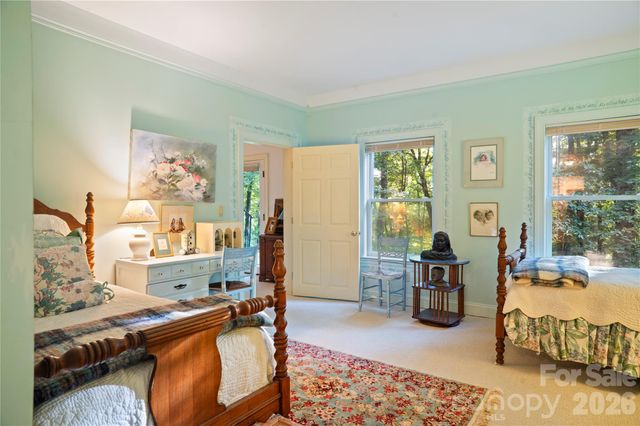 4 Citadel Lane, Hendersonville, NC 28739