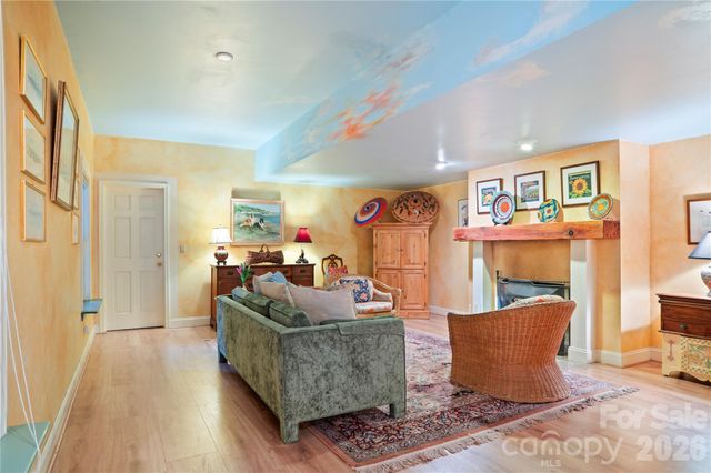 4 Citadel Lane, Hendersonville, NC 28739
