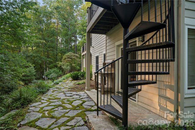 4 Citadel Lane, Hendersonville, NC 28739