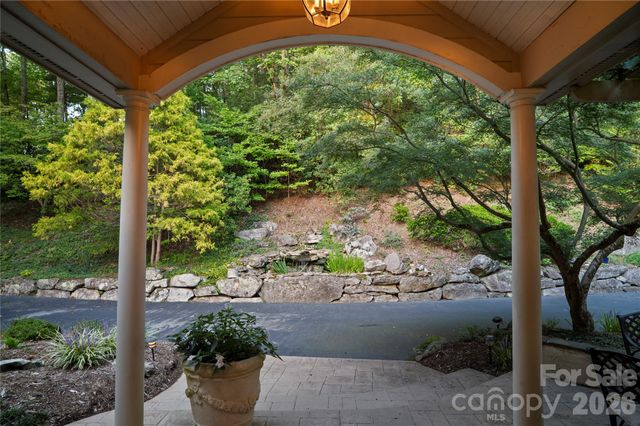 4 Citadel Lane, Hendersonville, NC 28739