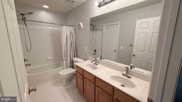 4224 LOWER PARK DR, Fairfax, VA 22030