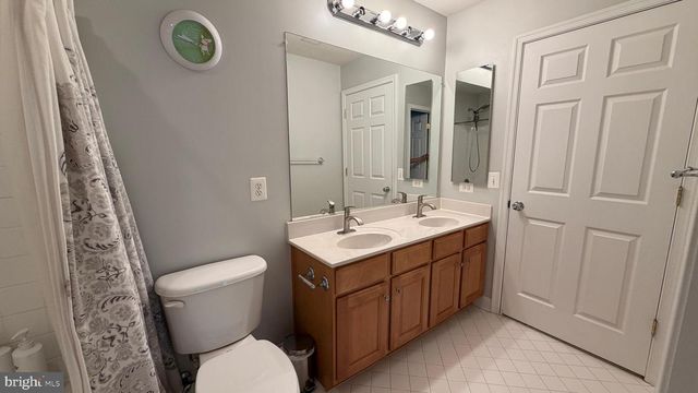 4224 LOWER PARK DR, Fairfax, VA 22030