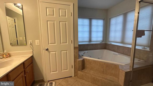 4224 LOWER PARK DR, Fairfax, VA 22030
