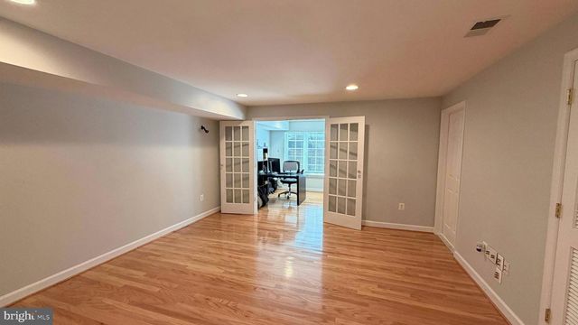 4224 LOWER PARK DR, Fairfax, VA 22030