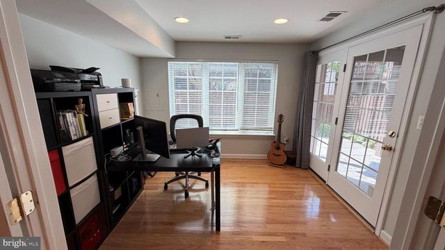 4224 LOWER PARK DR, Fairfax, VA 22030