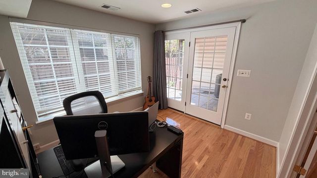 4224 LOWER PARK DR, Fairfax, VA 22030