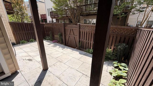 4224 LOWER PARK DR, Fairfax, VA 22030
