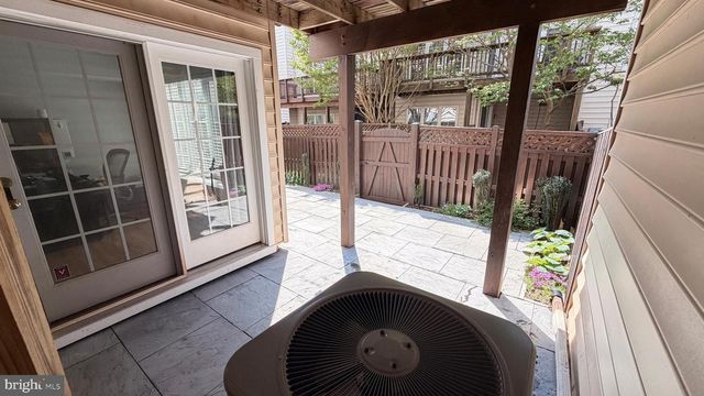 4224 LOWER PARK DR, Fairfax, VA 22030