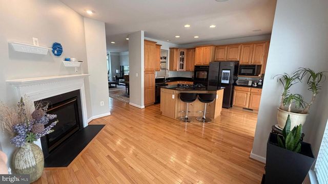 4224 LOWER PARK DR, Fairfax, VA 22030