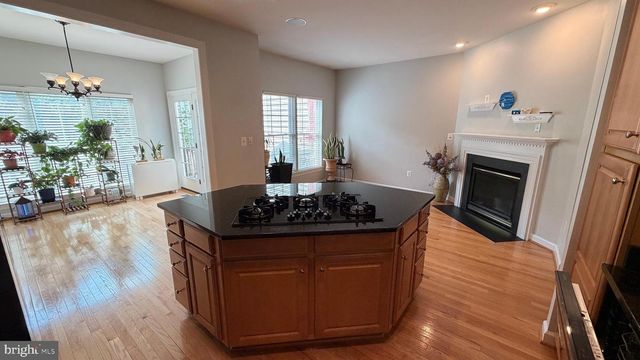 4224 LOWER PARK DR, Fairfax, VA 22030