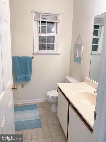 12 STONEWALL CT, Middleburg, VA 20117