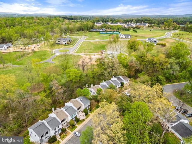 12 STONEWALL CT, Middleburg, VA 20117