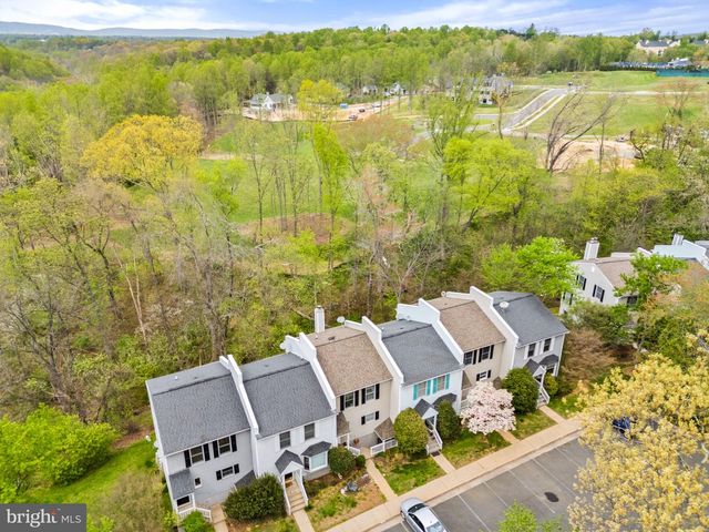12 STONEWALL CT, Middleburg, VA 20117