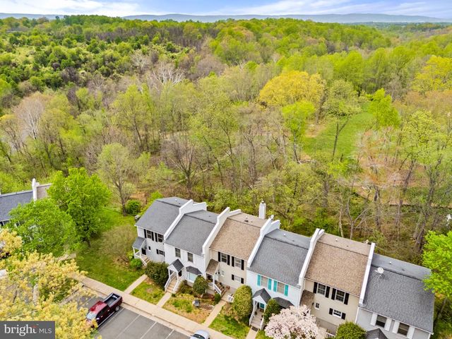 12 STONEWALL CT, Middleburg, VA 20117
