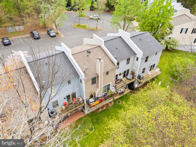 12 STONEWALL CT, Middleburg, VA 20117