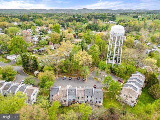 12 STONEWALL CT, Middleburg, VA 20117