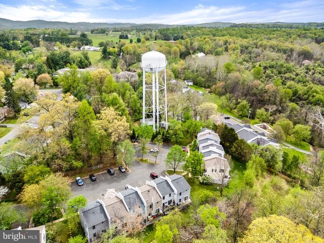 12 STONEWALL CT, Middleburg, VA 20117