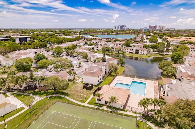 10833 NW 7th St 10-22, Miami, FL 33172