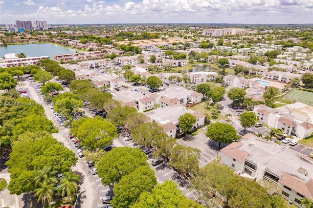 10833 NW 7th St 10-22, Miami, FL 33172