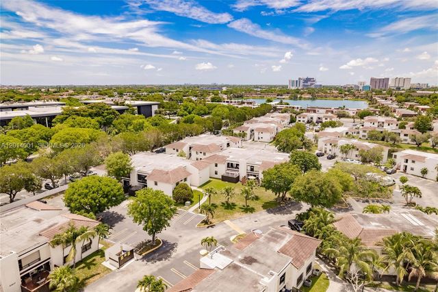 10833 NW 7th St 10-22, Miami, FL 33172