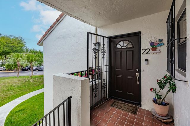 10833 NW 7th St 10-22, Miami, FL 33172