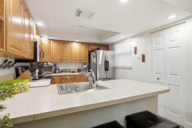 10833 NW 7th St 10-22, Miami, FL 33172