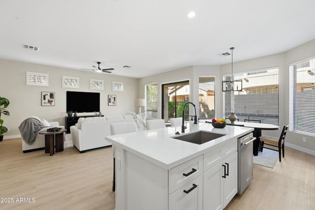 7252 E NANCE Street, Mesa, AZ 85207