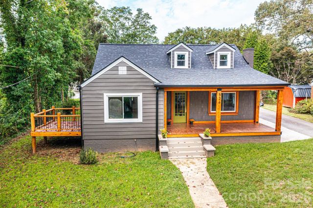526 Kentwood Street SW, Lenoir, NC 28645