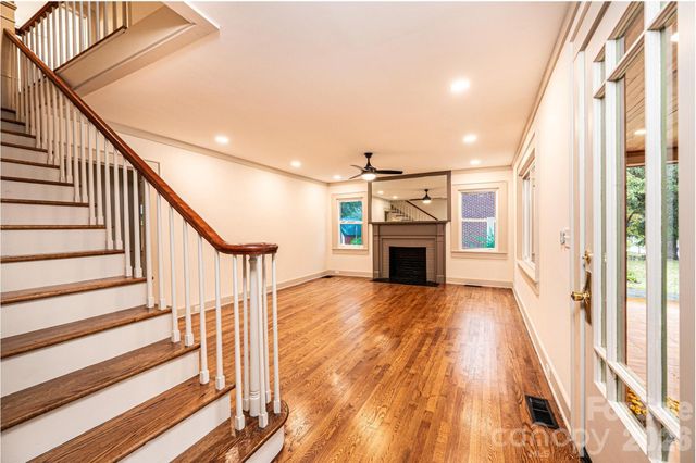 526 Kentwood Street SW, Lenoir, NC 28645