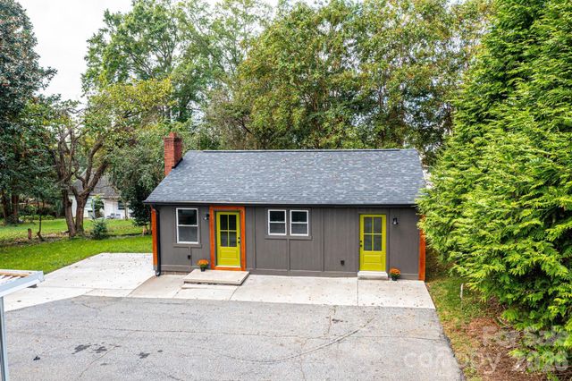 526 Kentwood Street SW, Lenoir, NC 28645