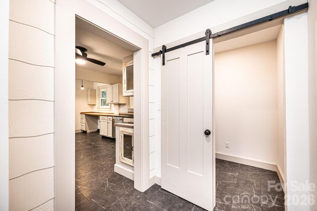526 Kentwood Street SW, Lenoir, NC 28645