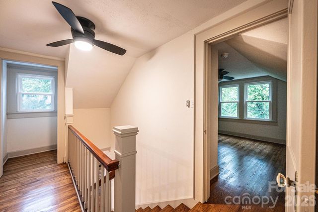 526 Kentwood Street SW, Lenoir, NC 28645