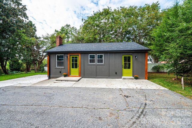 526 Kentwood Street SW, Lenoir, NC 28645