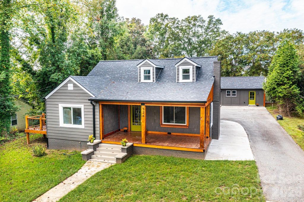 526 Kentwood Street SW, Lenoir, NC 28645