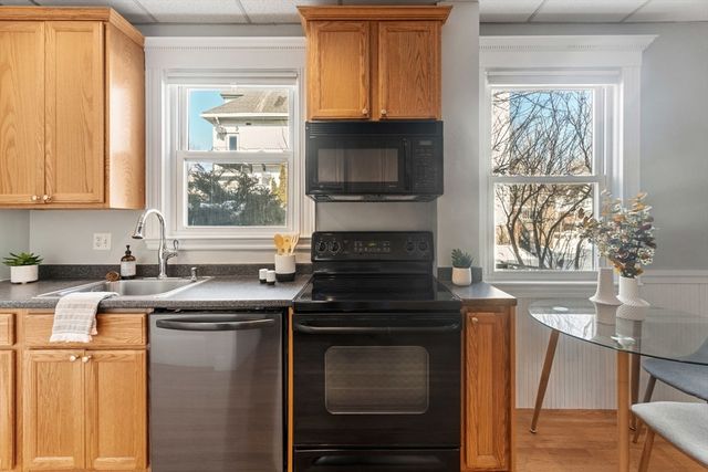 11 S Fairview 2R, Boston, MA 02131