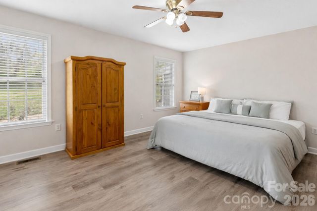 124 E Iowa Avenue, Bessemer City, NC 28016